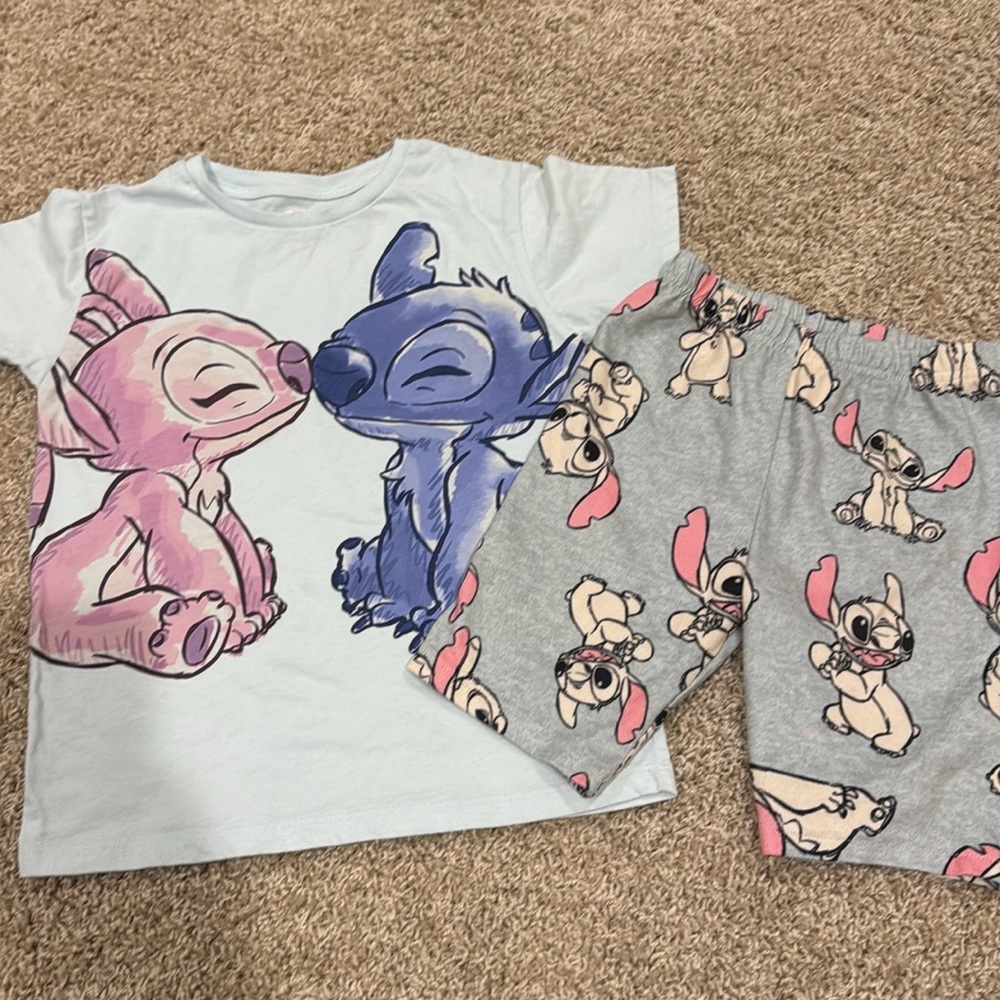 9 Piece Youth Girl Summer Bundle 3 Shorts, 4 tanks, 1 tee 1 Vest Disney, UA 7/8 - Picture 10 of 11